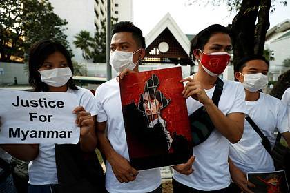 В Мьянме начались протесты против военного переворота