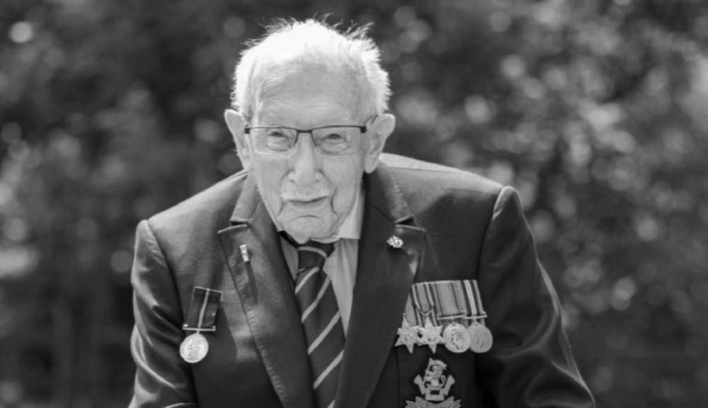 В Британии от COVID-19 умер 100-летний ветеран, который собрал медикам 37 миллионов евро