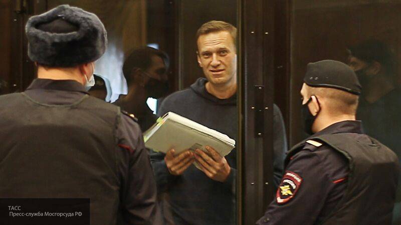 Политолог Асафов назвал замену Навальному условного срока на реальный справедливым