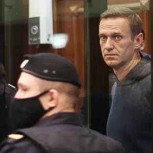 Суд в Москве изменил Навальному условный срок на более 2-х лет колонии