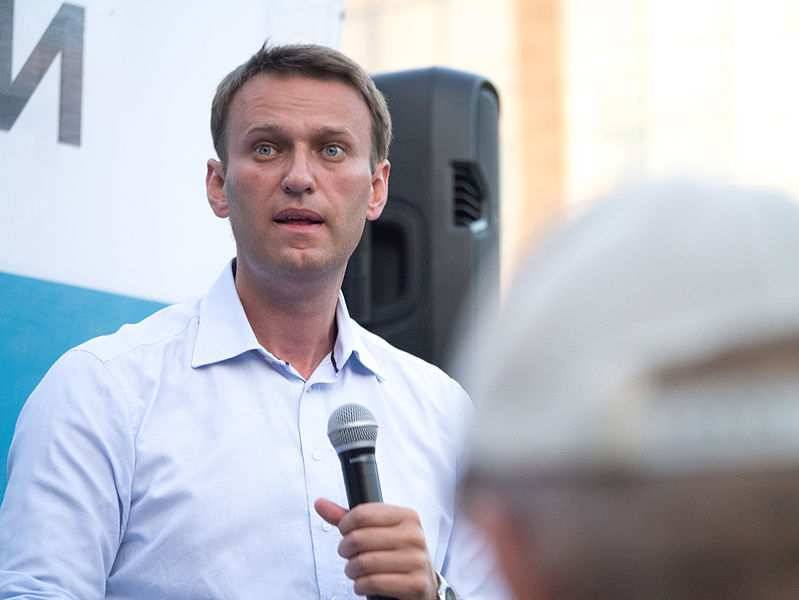 Суд постановил отправить Навального в тюрьму