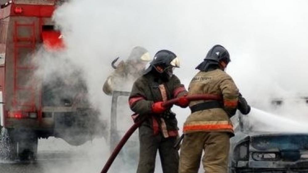 Водитель заживо сгорел после столкновения его авто с грузовиком под Екатеринбургом