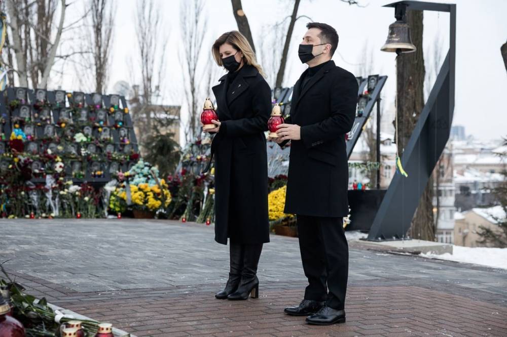 Мы не имеем права забыть имена погибших, – президент Зеленский почтил подвиг Небесной Сотни