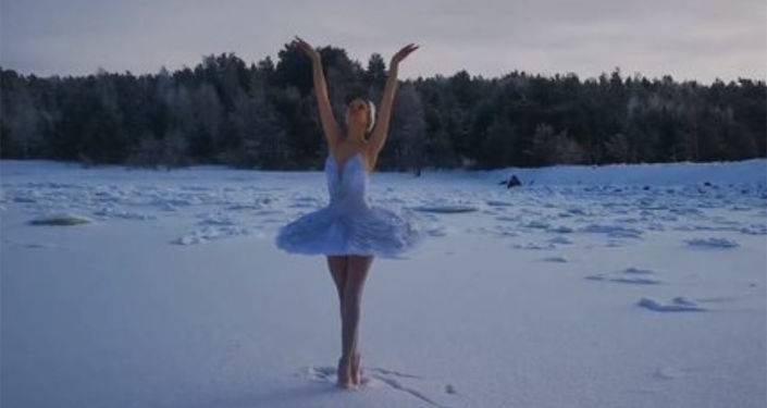 Балерина Мариинского театра станцевала на морозе