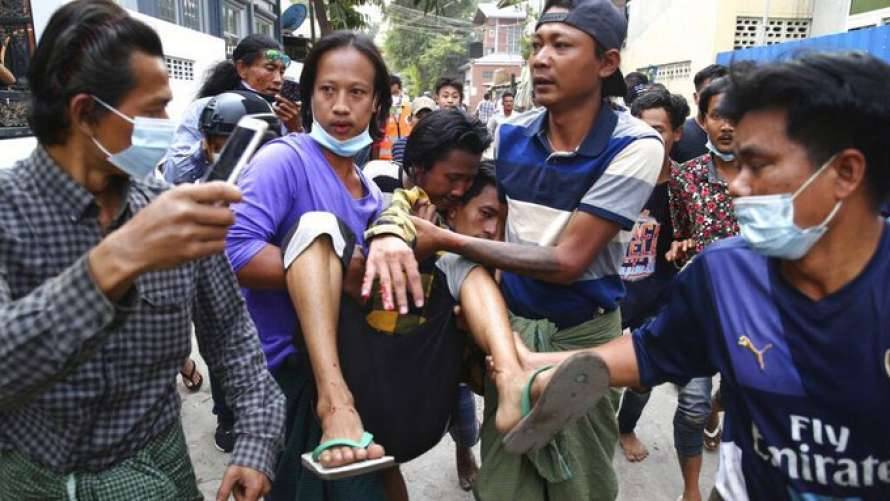 В Мьянме появились первые жертвы силового разгона протестов