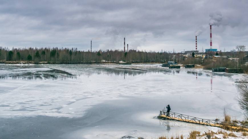 В Таганроге около 30 человек спасли с отколовшихся льдин