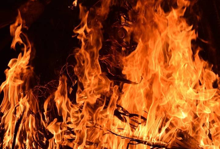 На пожарище во Всеволожском районе был найден труп неизвестного мужчины