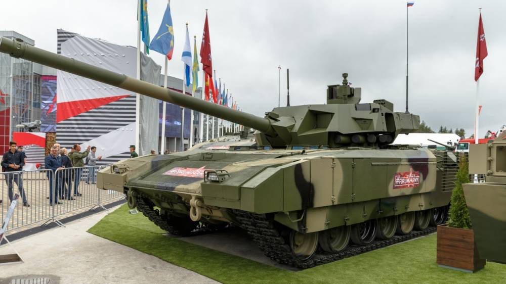 Россия впервые презентует за рубежом новейший танк "Армата"