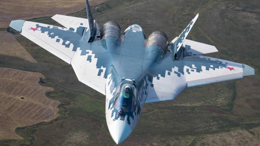 Боевой разворот российских Су-57 сняли на видео с беспилотника