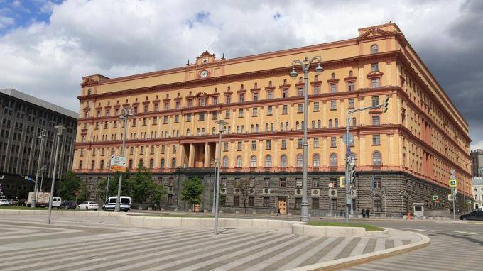 Стало известно, что думают в Кремле о памятнике на Лубянке