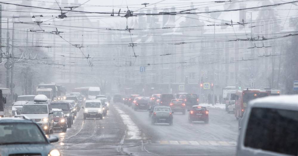 На дорогах Калининградской области утром в понедельник ожидаются гололедица и снежный накат