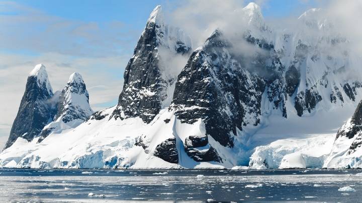 Ученые сделали невероятную находку подо льдом Антарктиды