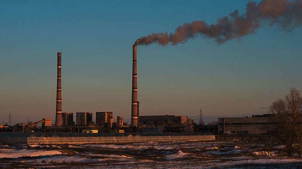 Почему массово останавливались блоки на электростанциях Украины зимой: назвали главные причины