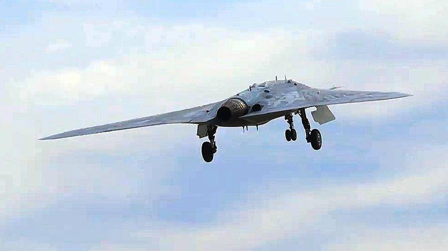 Летчик-испытатель рассказал о возможностях беспилотника С-70 «Охотник»