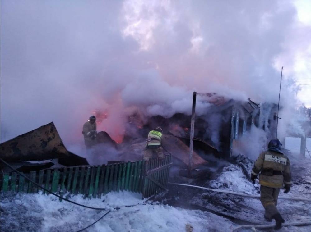 В Башкирии в сгоревшем доме найдены два тела