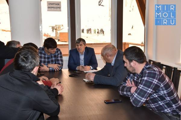 Представители Акушинского района обсудили перспективы развития спорта, туризма и молодежной политики с Маратом Ибрагимовым