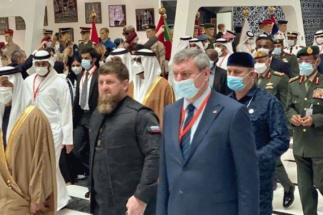 Уруского заметили с Кадыровым на выставке оружия в ОАЭ