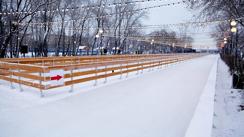 В Челябинске из-за морозов закрыли каток в парке им. Гагарина