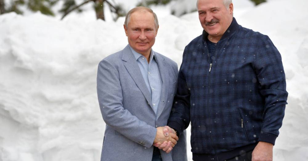 Путин и Лукашенко покатались на лыжах в Сочи: в сеть попало видео их странной беседы