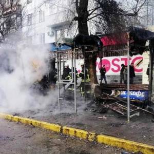 В ГСЧС сообщили подробности пожара в киоске на улице Победы. Фото