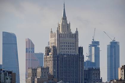 В МИД России отреагировали на новые санкции Евросоюза словами «заело пластинку»