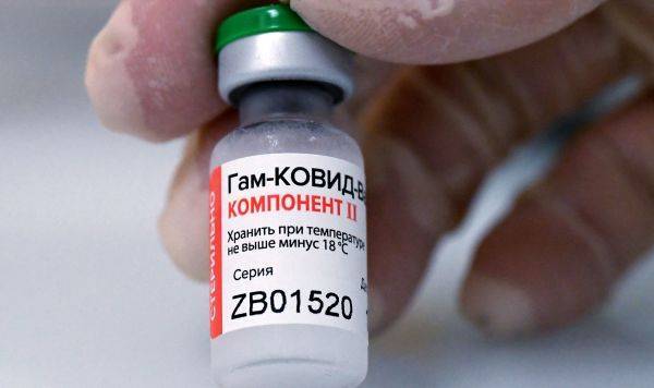 Почему Польше придется перебороть недоверие к российской вакцине "Спутник V"