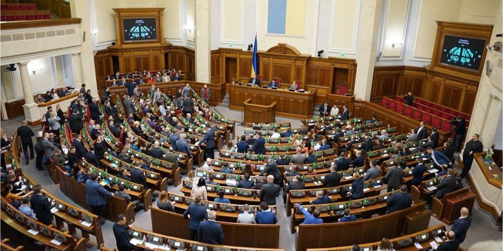 Рада приняла закон о восстановлении конкурсов на должности в госслужбе с предложениями Зеленского