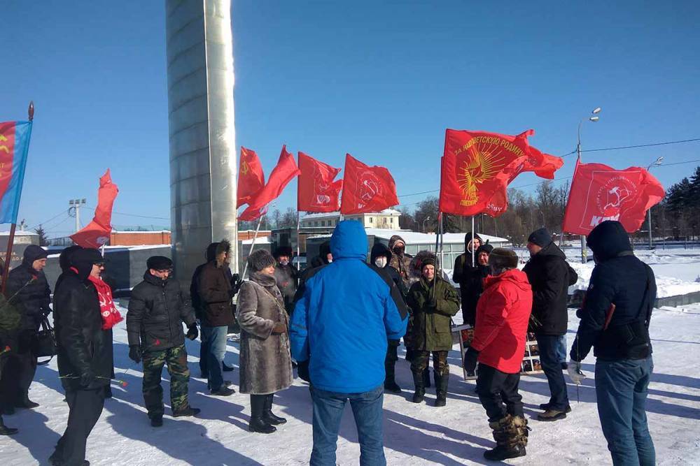 В Казани 23 февраля состоялось возложение цветов к монументу Неизвестного солдата