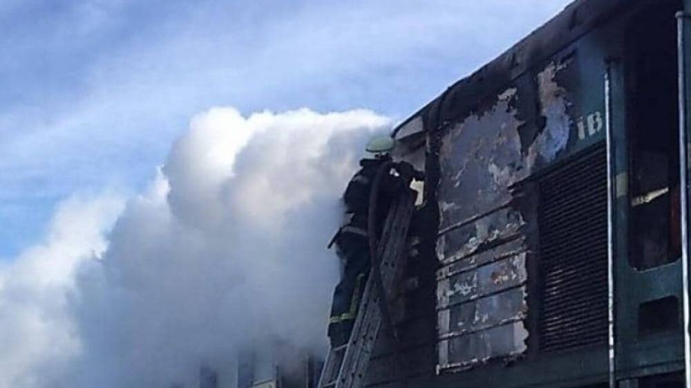 Столкновение поезда с грузовиком привело к взрыву в Техасе