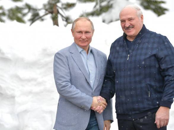 Лукашенко на следующий день после визита к Путину - решил ему позвонить