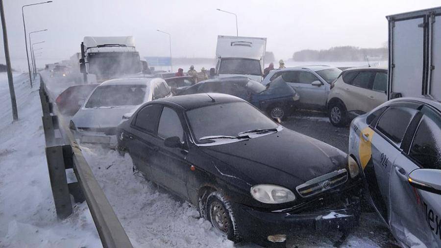 На трассе в Башкирии столкнулись 19 автомобилей