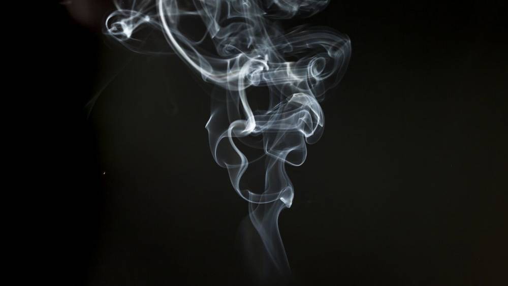 Ученые из США объяснили, как курение сигарет усугубляет течение COVID-19