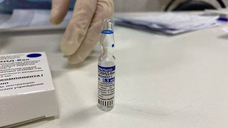 В Министерстве здравоохранения России рассказали, кому стоит отказаться от вакцины от коронавируса