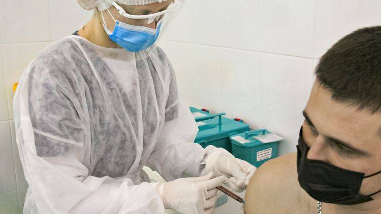 Сколько крымчан получили прививку от коронавируса – Минздрав