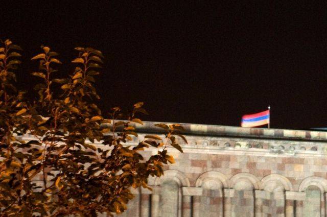 В здании Ереванского госуниверситета оппозиция устроила акцию неповиновения