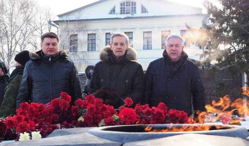 «Единая Россия» провела всероссийскую акцию «Защитим память героев»