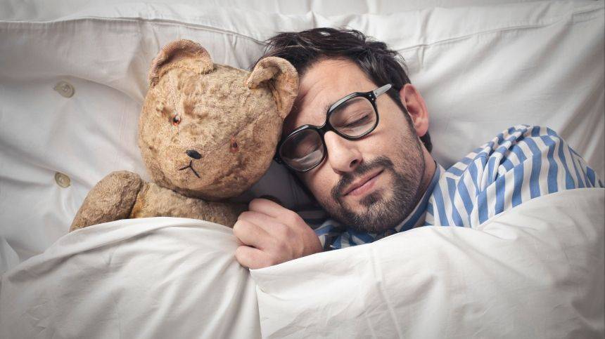 Почему нужно спать после прививки против COVID-19? — отвечает врач-сомнолог