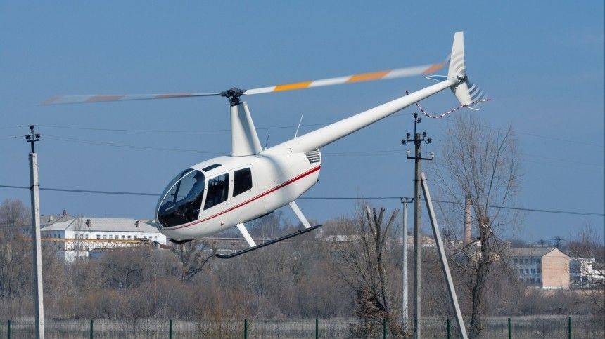 Вертолет Robinson едва не рухнул в Новгородской области