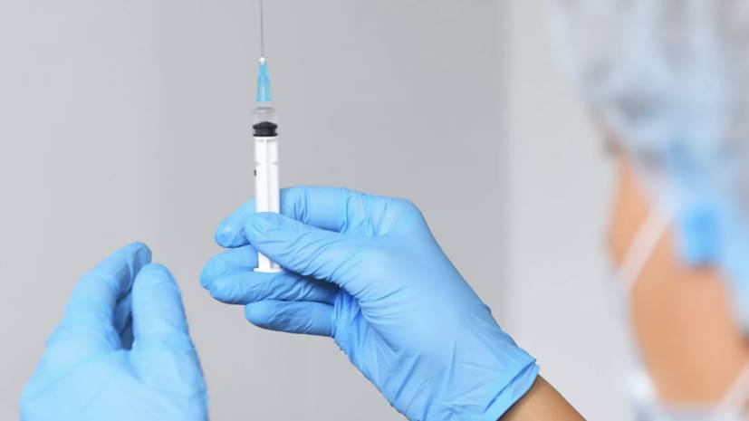 На Украине начали вакцинацию от коронавируса