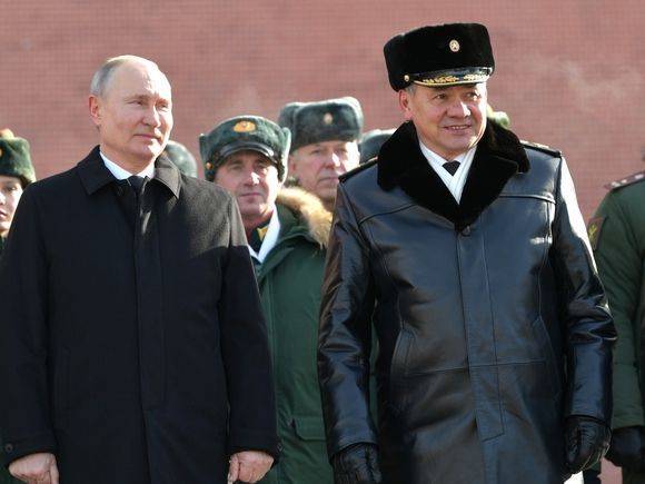 Песков объяснил, почему Путин не надевает шапку