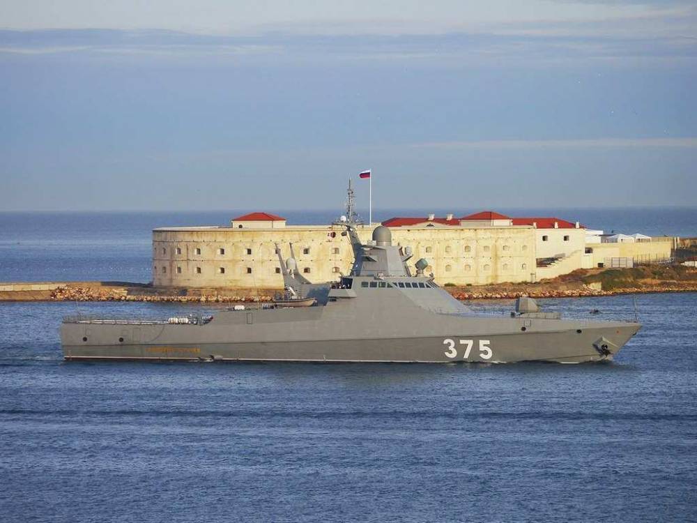 Минобороны РФ направило в Сирию корабль для РЭБ-атак на ВВС США