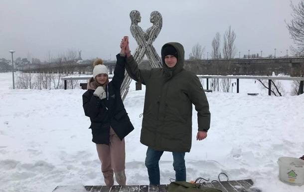 Скованные одной цепью: у пары из Харькова новые проблемы