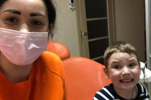 Избивавшая детей стоматолог из Ровно продолжает работать