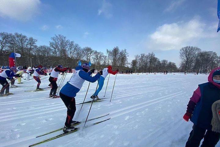 В Новомосковске среди жителей популярно катание на лыжах