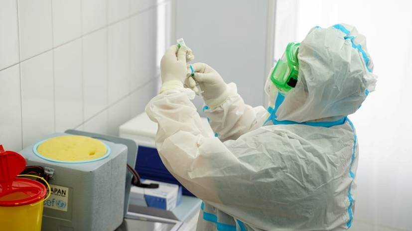 На Украине рассказали о первом дне вакцинации от коронавируса в стране