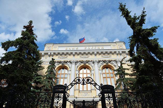 Центробанк купил на внутреннем рынке валюту на 4,8 миллиарда рублей