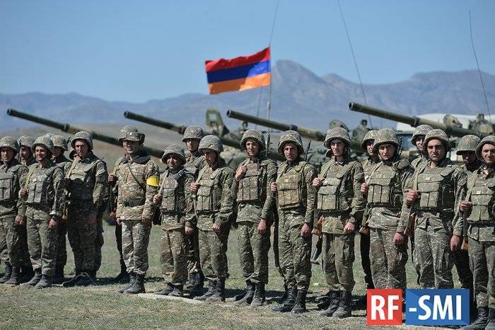 Армия Армении потребовала от Никола Пашиняна уйти в отставку