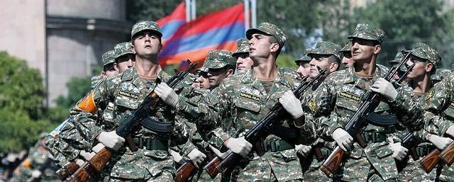 Генштаб ВС Армении потребовал отставки премьера Пашиняна и правительства