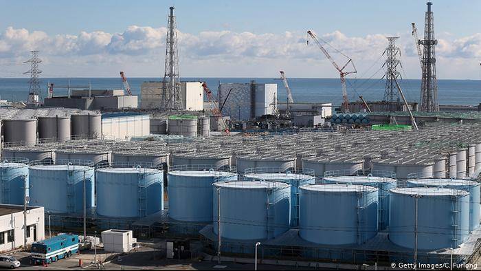 Землетрясение в Японии привело к смещению цистерн с водой на АЭС «Фукусима-1»