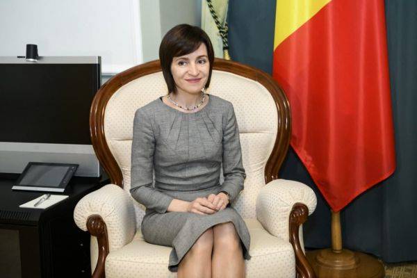 ЕС и США должны заставить Санду уважать Конституцию Молдавии — мнение